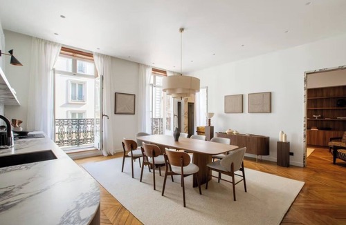 8th Arrondissement Apartment | A PERFECT COMBINATION OF PARISIAN CHARM & MODERN COMFORT – CHAMPS ELYSEES