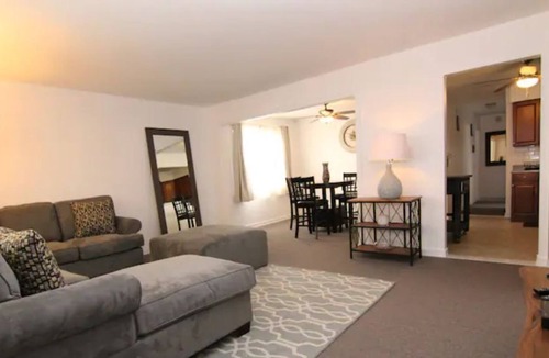 Queens Apartment | A Spacious & Blissful Stay in Queens