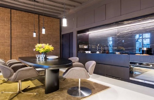 Les Iles Apartment | A timeless beauty in Paris-Quai de Bourbon!