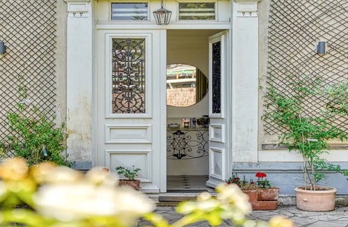 Vaucresson House | A TRADTIONAL FRENCH COUNTRYSIDE BUNGALOW NEAR PARIS & VERSAILLES