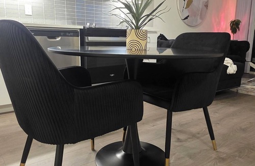 Humber Bay Condo | A True Urban Oasis by the Water! A luxury stay at this Highrise condo.