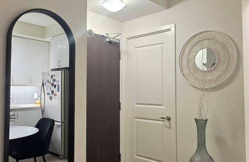 Humber Bay Condo | A True Urban Oasis by the Water! A luxury stay at this Highrise condo.