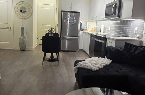 Humber Bay Condo | A True Urban Oasis by the Water! A luxury stay at this Highrise condo.