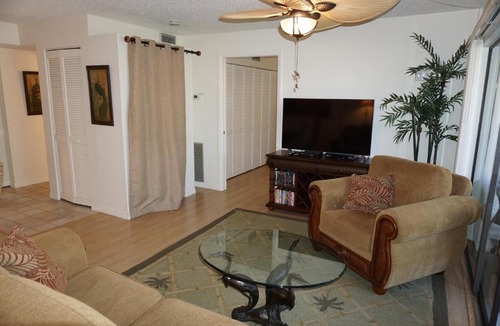 The Meadows Apartment | AAA Accomodation in The Meadows - Sarasota