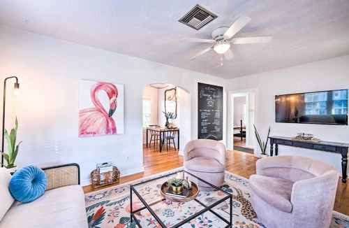 Winter Garden House | about 12 Mi to Disney Downtown Winter Garden Cottage!