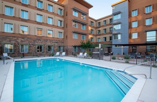Scottsdale Apartment | Accessible King Studio w/Tub | Free Breakfast