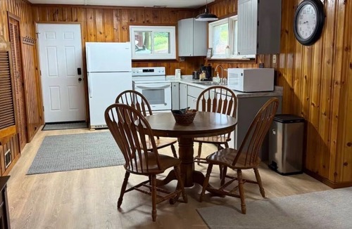 Clarion Cabin | Adorable 2-bedroom cabin in Clarion perfect for a relaxing getaway