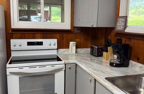 Clarion Cabin | Adorable 2-bedroom cabin in Clarion perfect for a relaxing getaway