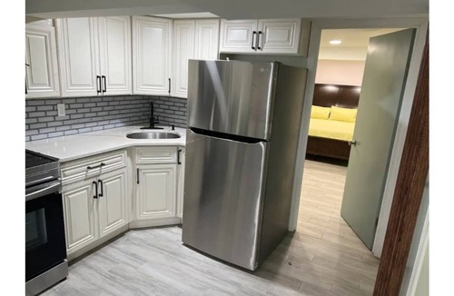 Mineola Apartment | Adorable, one bedroom apartment in New Hyde Park