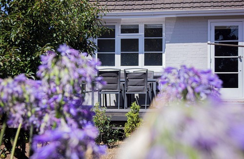 Christchurch House | Affordable 3 Bed - 10 minutes from Malls & Beaches