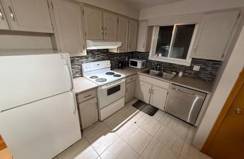 Rosemount House | Affordable Family Room for 4 People-24Hrs Checkin-Next To Downtown,Airport