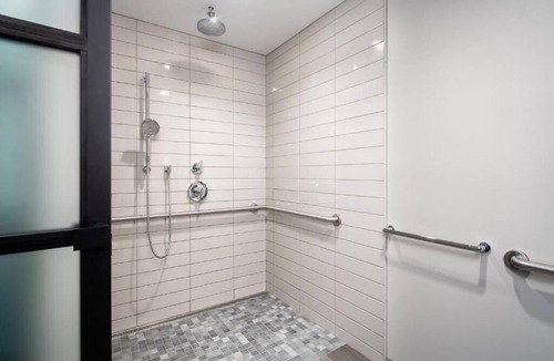 Logan Square Hotel | Affordable Urban Suite with Stunning City Views | 2 Suites | Rooftop Pool
