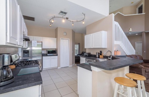 Crescent Lakes House | Afternoon Delight - 6BR Villa with Private Pool and Backyard