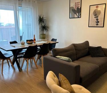 La Courneuve Apartment | Agréable 3 pièces - 8P - Parking - Séjour idéal Paris Proche Gare