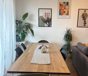 La Courneuve Apartment | Agréable 3 pièces - 8P - Parking - Séjour idéal Paris Proche Gare