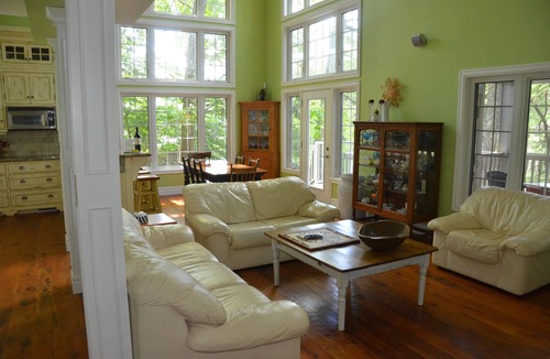 Port Carling Cottage | Airy Cottage, Boathouse, & Docks ~ Southwest Exposure in the Hub of Port Carling