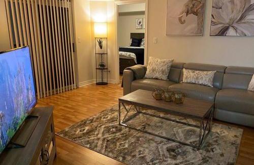 Downtown Mississauga Apartment | Alaa Aldahhan