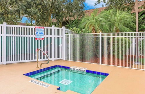 Solivita Condo | Alhambra at Poinciana Hotel Unit Saturday Check-In