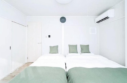 Horikiri Apartment | Alice JueQie 1minute walk to Horikiri Station ,Super convenient transportation ,Direct access to Narita Airport , Drugstore, convenience store, and shopping center downstairs