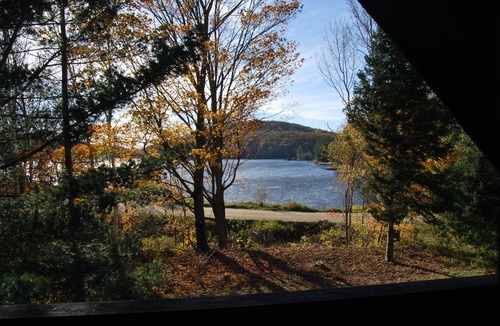 Bancroft Cottage | All-season Lakeview Cottage with Stone Fireplace