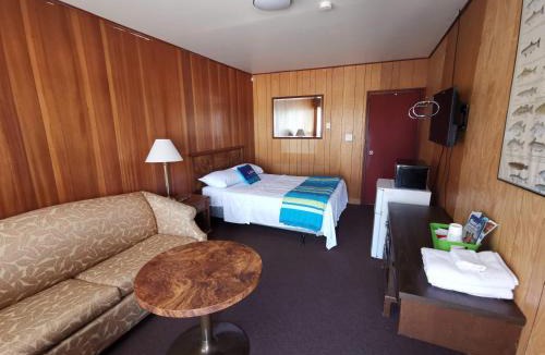 Port Severn Hotel | All Tucked Inn