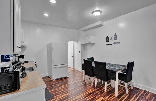 Hamilton District Apartment | Allentown paradise near ppl center -1 paid parking per booking