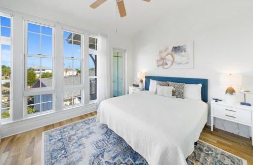Miramar Beach House | Aloha Beaches 20 steps from Beach Private Pool