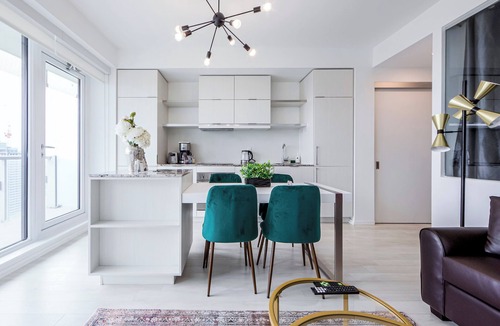 Bloor-Yorkville Apartment | Altitude Suites on Yonge