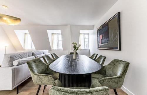 Faubourg-du-Roule Apartment | Amazing Apartment 4Bedrooms Champs Elysées
