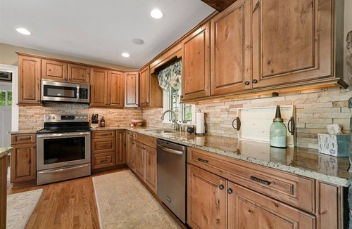 Tafton House | Amazing Family Lake Wallenpaupack Lakefront with Dock