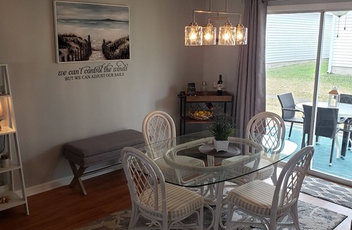 Lynnhaven House | AMAZING LOCATION! 3 bdrm , WiFi, Cable, Gas Golf Cart