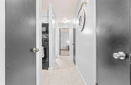 Bearss Plaza Apartment | Amazing Pet-Friendly Condo with Pool Near Busch Gardens