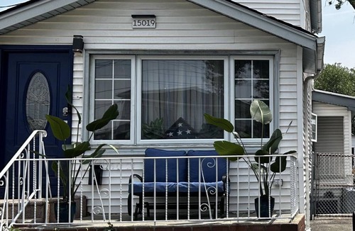 Queens Apartment | AMAZING PRIVATE QUIET & COMFORTABLE SHORT STAYS! KING SZ BED.10 mins from JFK