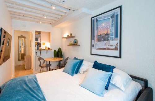 Les Halles Apartment | Amazing studio on the most prestigious street