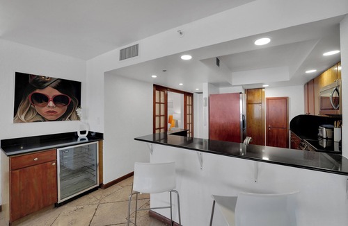 Downtown Miami Condo | Anchors Away! 2 Bedroom Condo, Monthly Only, Water and Skyline Views!