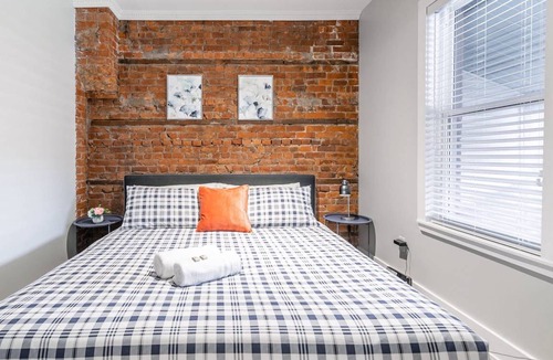 Central Hamilton Apartment | Apartment ∙ 2 bedrooms ∙ 6 guests