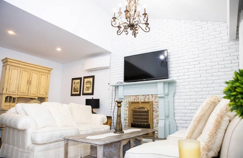 Burlington Apartment | Apartment ∙ 3 bedrooms ∙ 6 guests