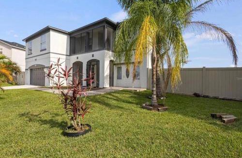 Crescent Lakes Apartment | Apartment ∙ 5 bedrooms ∙ 9 guests