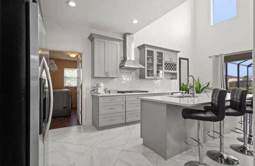 Crescent Lakes Apartment | Apartment ∙ 5 bedrooms ∙ 9 guests