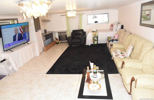 Bondy Apartment | Apartment in a Villa, Tourist Accomodation Grand Paris