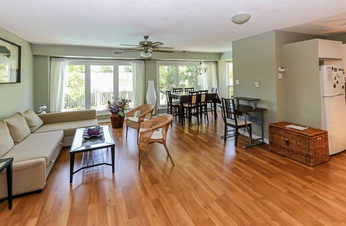 Clarkson-Lorne Park House | Apartment in South Mississauga near Highway
