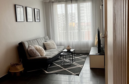 Alfortville Apartment | Apartment located in the city center of Alfortville