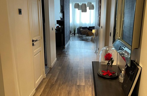 Ternes Apartment | Apartment next to Champs Elysees 6P