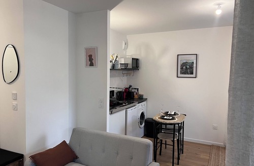 Bussy-Saint-Georges Apartment | Apartment with terrace and private garden near Disney & shopping center