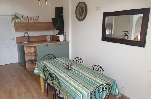 Montevrain Apartment | Appart avec terrasse, AirCon & parking clos