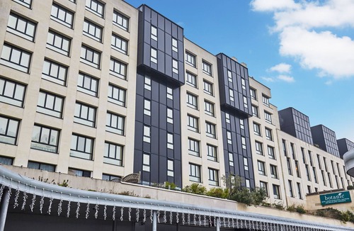 Rueil-Malmaison House | Appart'hôtel Odalys City Campus - Paris Rueil Malmaison