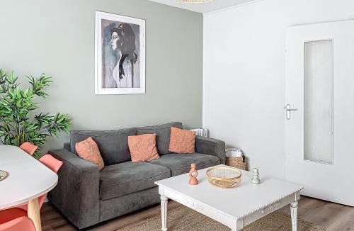 Epinay-sur-Seine Apartment | Appart XL "So Zen" - 3 chambres - 8 pers - 20mn to Paris