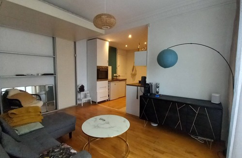 Les Puces de Saint-Ouen Apartment | Appartement Cosy et Familial Avec Jardin Partagé à 15 Minutes Paris Centre