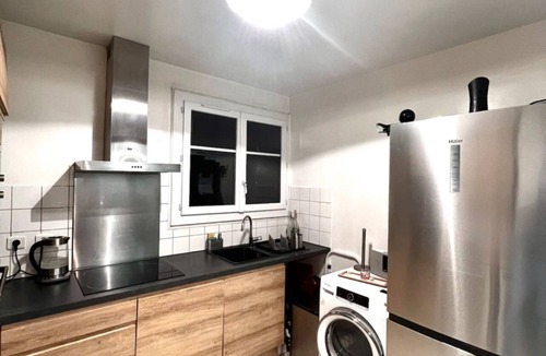 Louis Bertrand-Mirabeau-Semard Apartment | Appartement à 5 Minute de Paris, Parking Gratuit