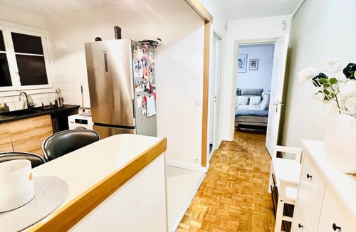 Louis Bertrand-Mirabeau-Semard Apartment | Appartement à 5 Minute de Paris, Parking Gratuit